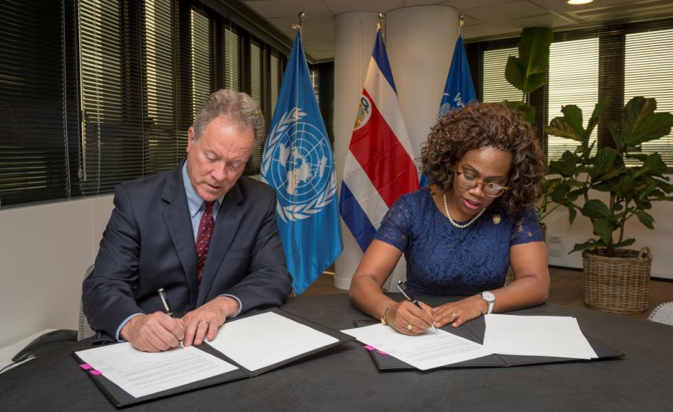 The Vice-President of the Republic of Costa Rica and the Executive Director both sign a Letter of Intention (LOI) for WFP and the Republic of Costa Rica to work closer together. PGB provided support to the Costa Rica Embassy and the Regional Bureau in Panama in the development of the LOI. Photo Credit: WFP/Giulio dAdamo