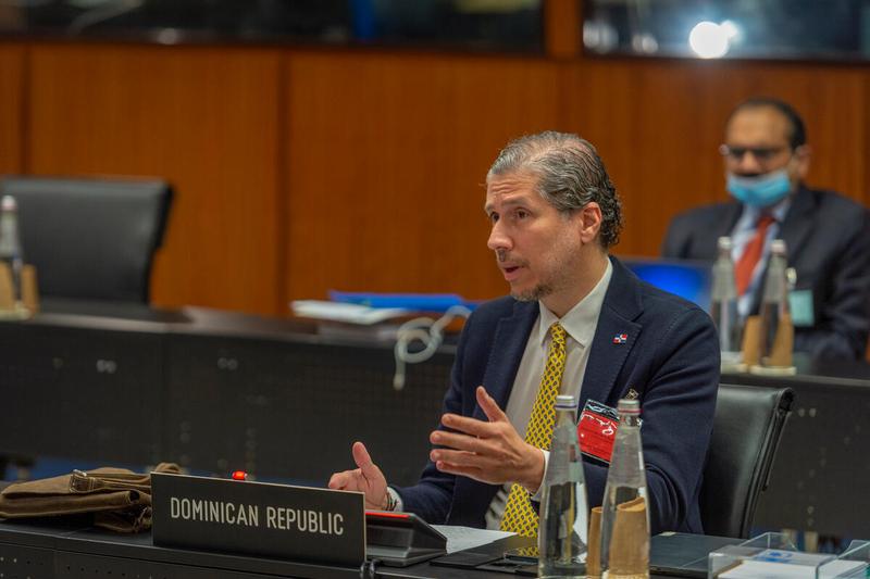 Intervention by H.E. Mr. Mario Arvelo, Ambassador and Perm Rep Dominican Republic. Photo: WFP/Giulio d'Adamo