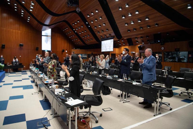 SPECIAL SESSION  The Executive Board pays tribute to Mr. Amir Mahmoud Abdulla outgoing Deputy Executive Director after 31 years of honoured career with WFP  Mr. Amir Mahmoud Abdulla, Deputy Executive Director gives his farewell speech to the Executive Board.  Photo: Rein Skullerud